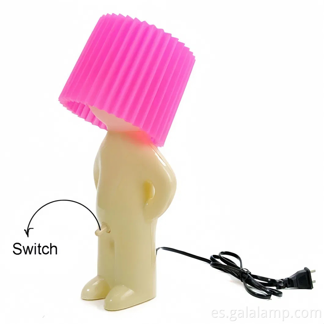 Lindo chico tímido lámpara de mesa led luz nocturna